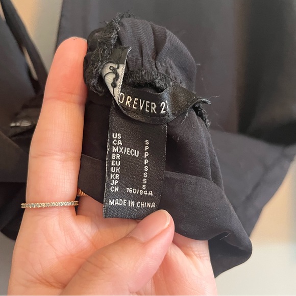 Forever 21 Black Flowy Sleeve Blouse - Picture 9 of 11